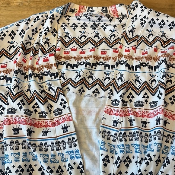 Roller Rabbit Chalet Axel Robe - Picture 4 of 7